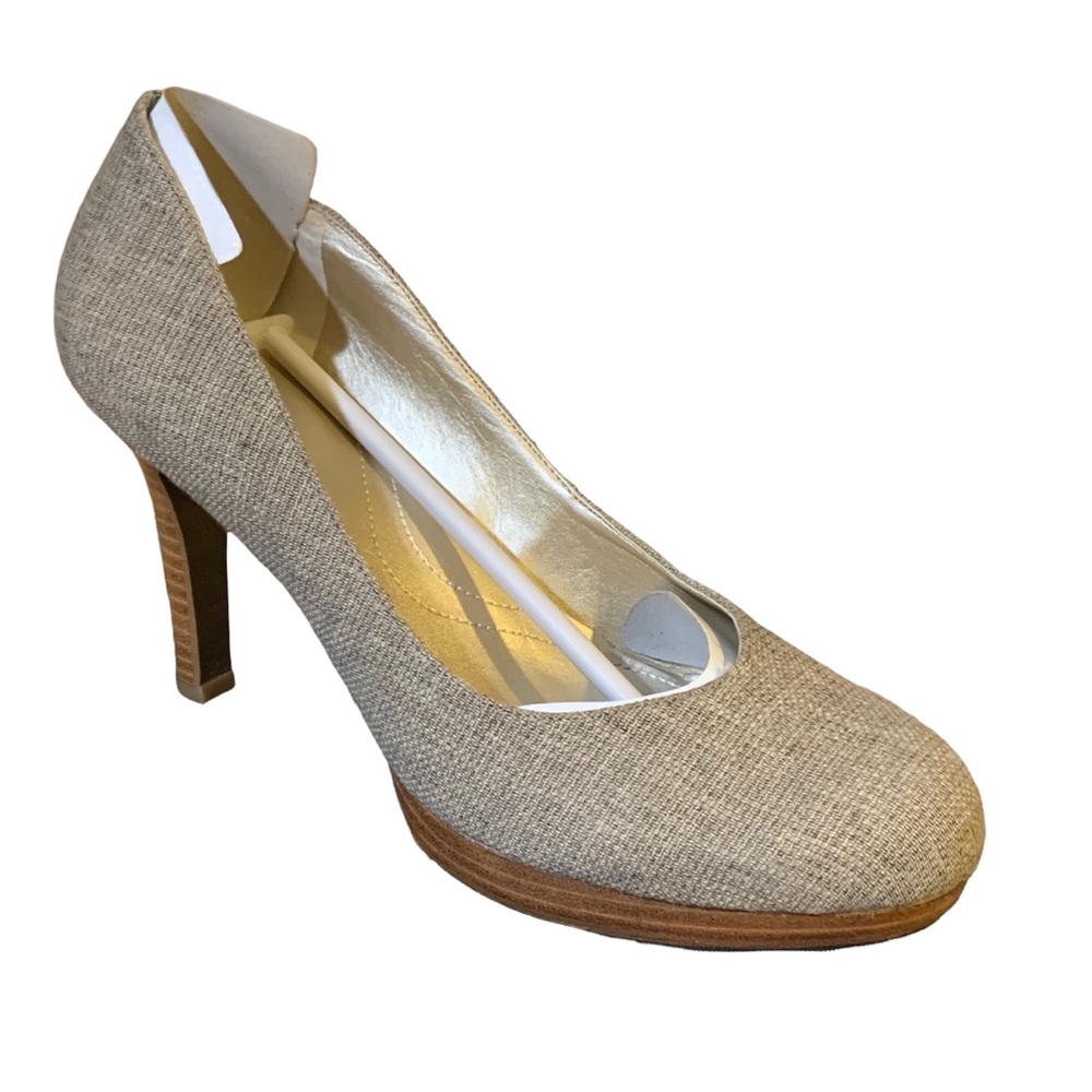 TAHARI TA-LONNIE Size 7.5 Natural heels